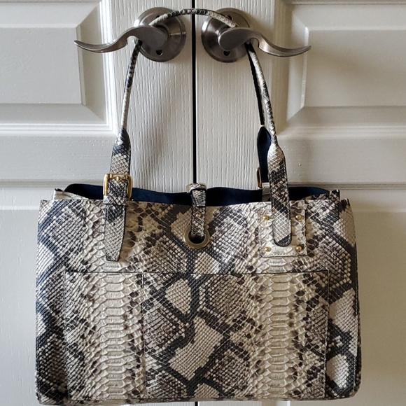 Italian Gen Leather Python Print Large Purse - Picture 5 of 16